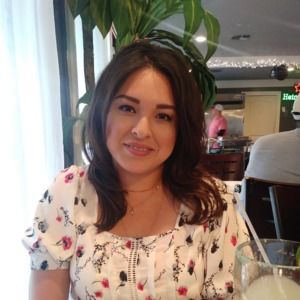 Meet your Posher, Mona